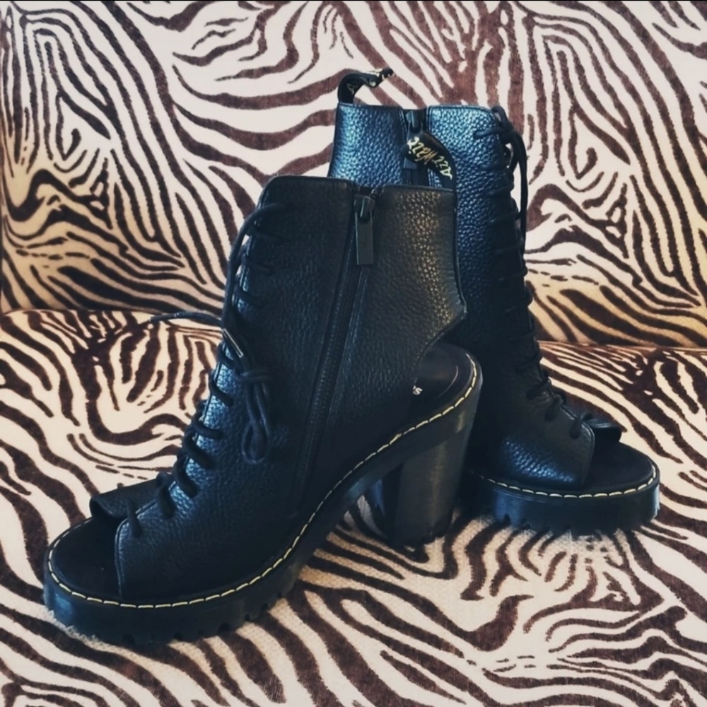 Dr Martens Carmelita - Picture 2 of 6